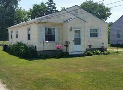 Pre-foreclosure Listing in E 349TH ST EASTLAKE, OH 44095