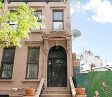 Pre-foreclosure in  PARK PL Brooklyn, NY 11238