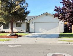 Pre-foreclosure Listing in STINSON DR LEMOORE, CA 93245