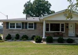 Pre-foreclosure Listing in POINSETTIA DR LOUISVILLE, KY 40258