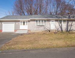 Pre-foreclosure Listing in LONGWOOD DR CHICOPEE, MA 01020