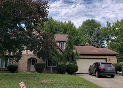 Pre-foreclosure in  WALNUT HILL PARK DR Columbus, OH 43232