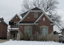 Pre-foreclosure in  W LORRAINE AVE Elmhurst, IL 60126