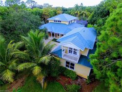 Pre-foreclosure in  CARICA RD Naples, FL 34108