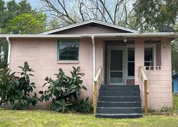 Pre-foreclosure in  E MINNEOLA AVE Clermont, FL 34711