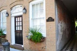 Pre-foreclosure in  QUEEN ST UNIT F Charleston, SC 29401