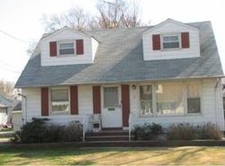 Pre-foreclosure in  OAK ST Carteret, NJ 07008
