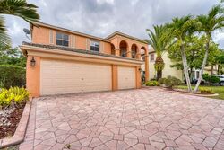 Pre-foreclosure in  SW 16TH ST Hollywood, FL 33027