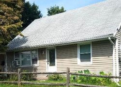  S Vivyen St, Bergenfield NJ