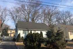 Pre-foreclosure in  WILLOW ST Bergenfield, NJ 07621