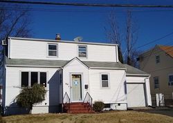 Pre-foreclosure in  HIGHLAND AVE Bergenfield, NJ 07621