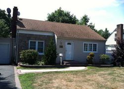 Pre-foreclosure in  COUNTY LINE RD Amityville, NY 11701