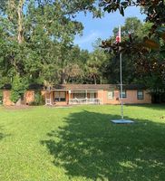 Pre-foreclosure in  NW 202ND ST Newberry, FL 32669