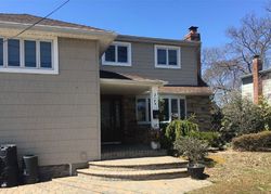 Pre-foreclosure Listing in HOWARD PL BELLMORE, NY 11710