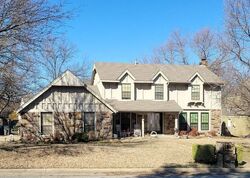 Pre-foreclosure in  E 76TH PL Tulsa, OK 74136