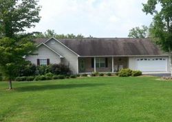 Pre-foreclosure Listing in ROBS RD GRIMSLEY, TN 38565