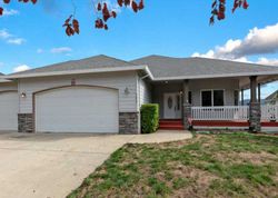 Pre-foreclosure in  SE 158TH AVE Portland, OR 97236