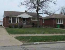 Pre-foreclosure Listing in RONALD DR EASTLAKE, OH 44095