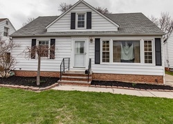 Pre-foreclosure in  E 307TH ST Eastlake, OH 44095