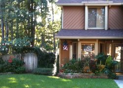 Pre-foreclosure Listing in HONEYSUCKLE LN JACKSONVILLE, FL 32244