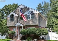 Pre-foreclosure Listing in W PROSPECT ST WALDWICK, NJ 07463