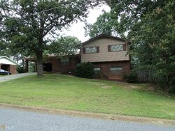 Pre-foreclosure in  RIDGE WAY Douglasville, GA 30135