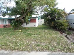 Pre-foreclosure in  N 44TH AVE Hollywood, FL 33021