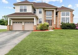 Pre-foreclosure in  JOHNNY BOY LN Berlin, NJ 08009