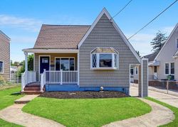 Pre-foreclosure in  PINE PL Bellmore, NY 11710