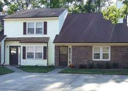 Pre-foreclosure Listing in KINSMEN WAY HAMPTON, VA 23666