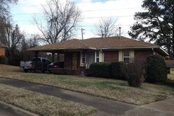 Pre-foreclosure in  FONTAINE RD Memphis, TN 38106