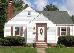 Pre-foreclosure Listing in 12TH ST SW CANTON, OH 44710