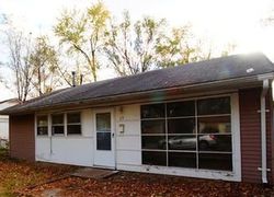 Pre-foreclosure in  DELORES DR East Saint Louis, IL 62206