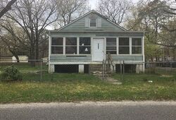 Pre-foreclosure in  LAKESIDE DR Williamstown, NJ 08094