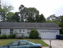 Pre-foreclosure Listing in COUNTRY CLUB BLVD TUCKERTON, NJ 08087