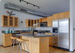 Pre-foreclosure in  NW 11TH AVE UNIT 509 Portland, OR 97209