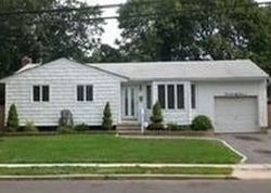 Pre-foreclosure Listing in BYWAY DR DEER PARK, NY 11729