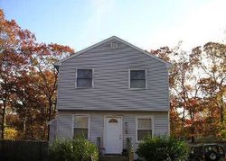 Pre-foreclosure Listing in PATCHOGUE AVE MASTIC, NY 11950