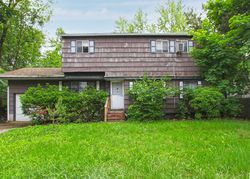 Pre-foreclosure Listing in RUTLEDGE ST BRENTWOOD, NY 11717