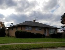 Pre-foreclosure in  RABBIT RUN DR Cleveland, OH 44144