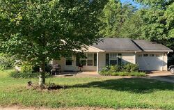 Pre-foreclosure in  STADIUM DR Greenville, SC 29609