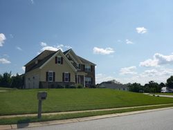 Pre-foreclosure in  AYLESBURY LN York, PA 17404