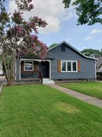 Pre-foreclosure Listing in E 19TH ST TULSA, OK 74104