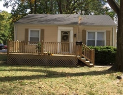 Pre-foreclosure in  S THAYER ST Springfield, IL 62704