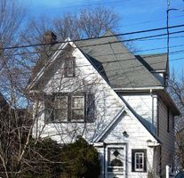 Pre-foreclosure in  FOREST AVE Staten Island, NY 10310