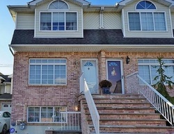 Pre-foreclosure in  DARNELL LN Staten Island, NY 10309