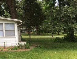 Pre-foreclosure in  N RIVER BEACH DR Chillicothe, IL 61523