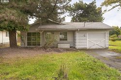 Pre-foreclosure Listing in SE 146TH AVE PORTLAND, OR 97233