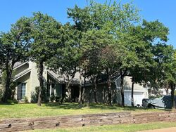 Pre-foreclosure in  WINDOVER DR Edmond, OK 73013