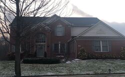 Pre-foreclosure in  PARK MEADOW DR Lake Orion, MI 48362